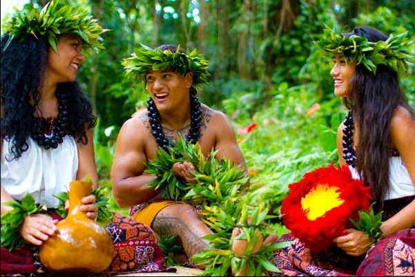 Island Breeze Luau at King Kamehameha’s Kona Beach Hotel