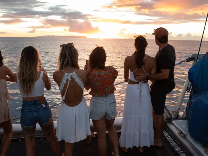 Nā Pali Sunset Dinner Sail - 4.5hr