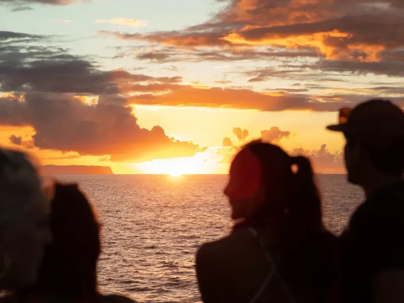 Nā Pali Sunset Sightseeing Cruise