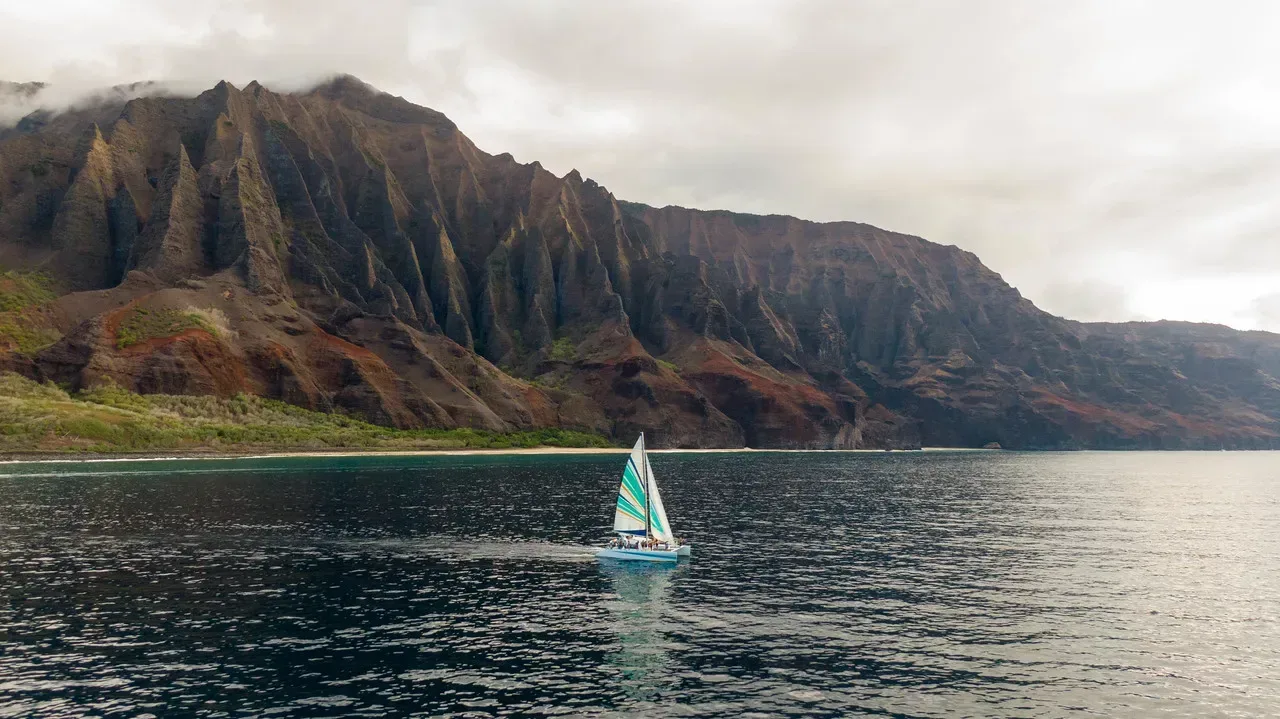 Nā Pali Snorkel Sail - 5hr
